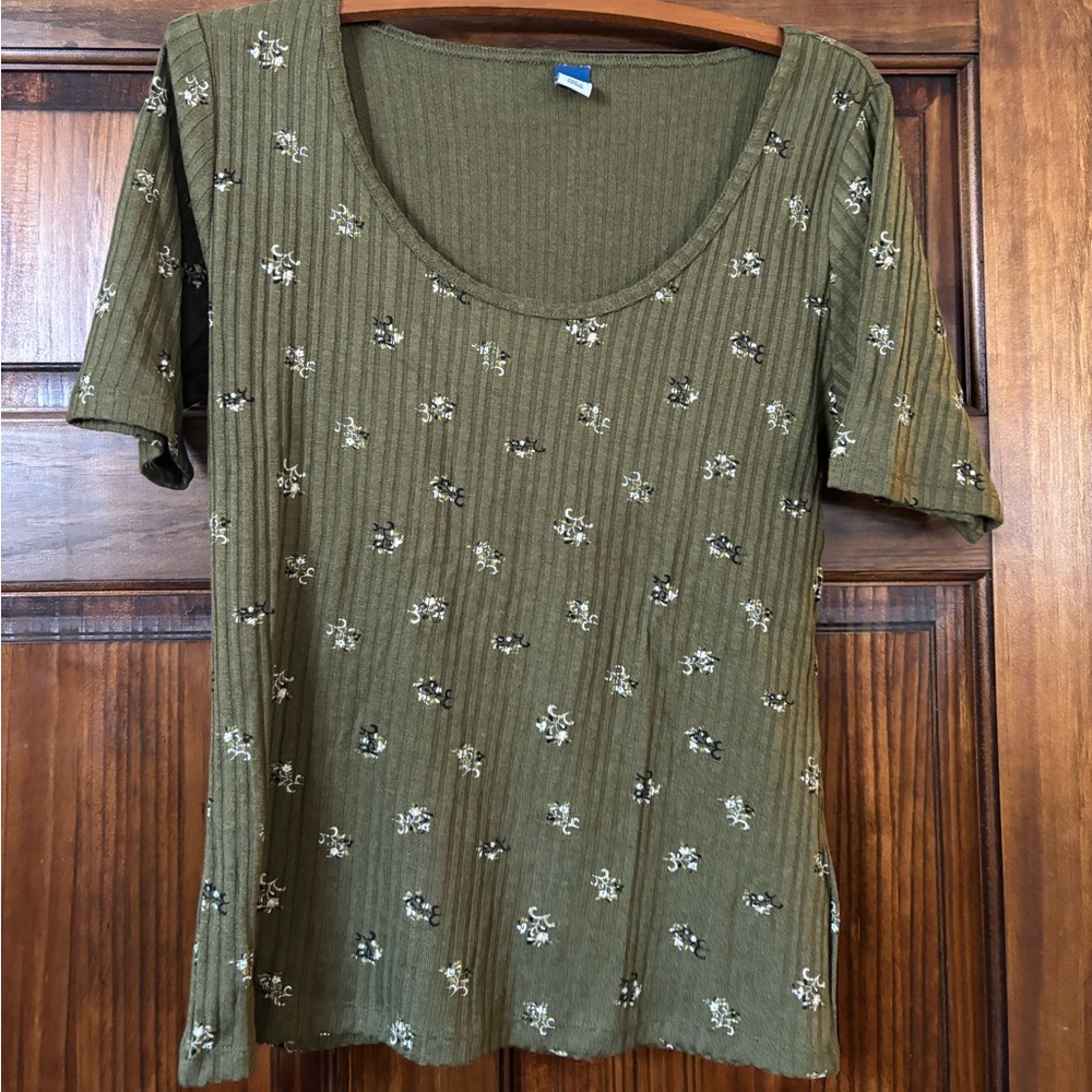 Old Navy Olive Floral Ribbed Short Sleeve Top